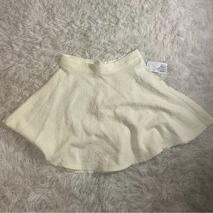 Women’s off white floral print skirt size xs